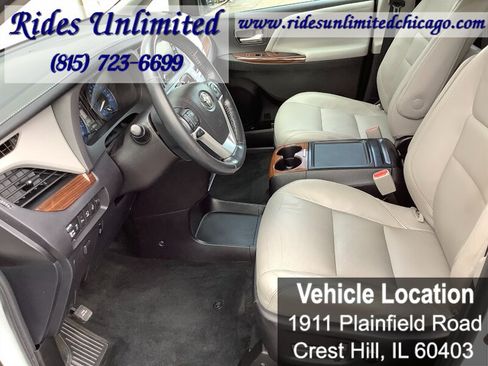 Used 2018 Toyota Sienna Limited Premium w/ Carpet Mat Package AWD/4WD image 15