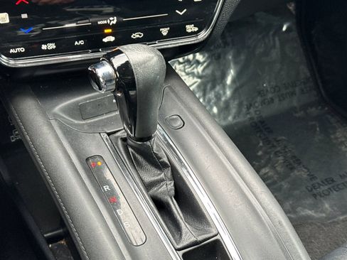 Used 2019 Honda HR-V Touring image 18