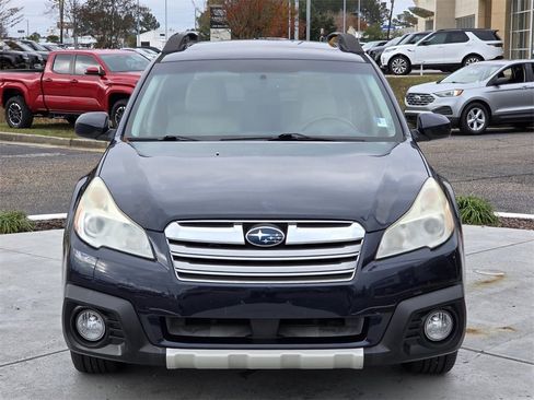 Used 2013 Subaru Outback 3.6R Limited w/ Moonroof Pkg image 2
