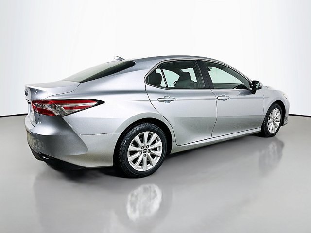 Used 2020 Toyota Camry LE FWD image 7
