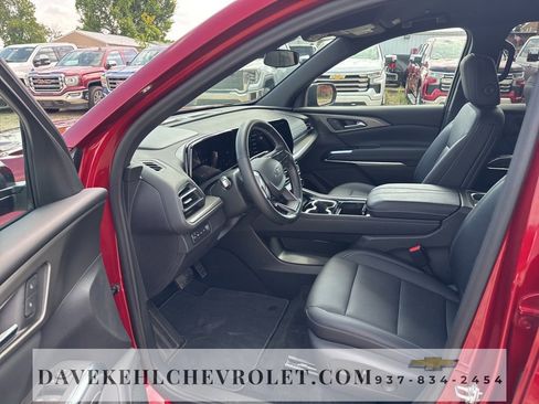 Used 2024 Chevrolet Traverse LT w/ Midnight/Sport Edition image 14