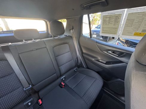 Used 2025 Chevrolet Equinox LT image 36