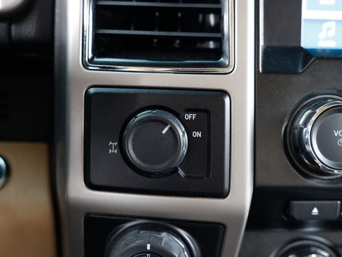 Used 2017 Ford F150 Lariat w/ Equipment Group 501A Mid image 39