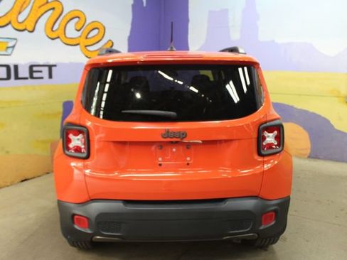 Used 2016 Jeep Renegade 75th Anniversary FWD image 7