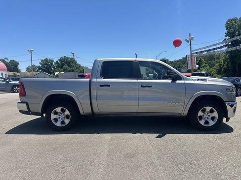 Used 2025 RAM 1500 Big Horn AWD/4WD image 3