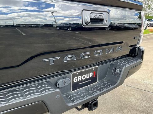 Used 2022 Toyota Tacoma Limited w/ Nightshade Package image 29
