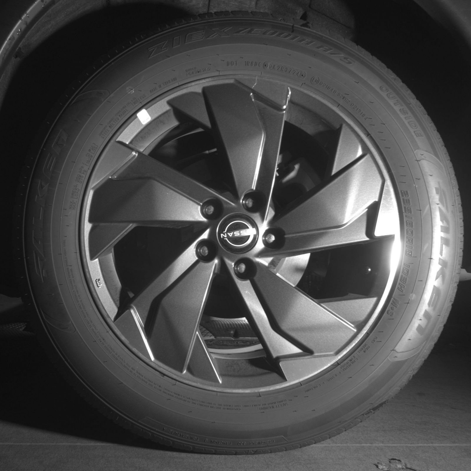 Used 2025 Nissan Rogue SV FWD image 14