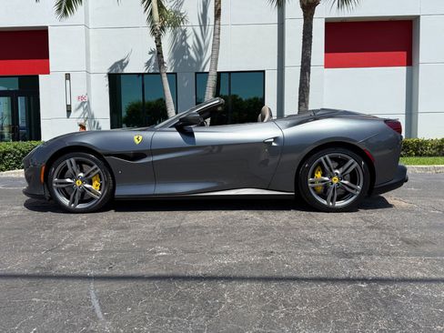 Used 2019 Ferrari Portofino RWD image 15