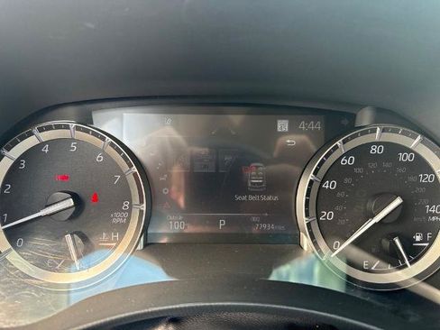 Used 2022 Toyota Highlander XLE FWD image 23