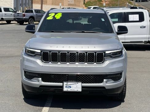 Used 2024 Jeep Wagoneer L 4WD image 12