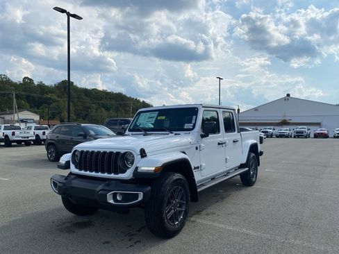 New 2025 Jeep Gladiator Sport image 5