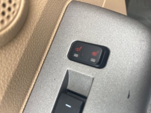 Used 2014 Ford F250 Lariat w/ Lariat Interior Package image 17
