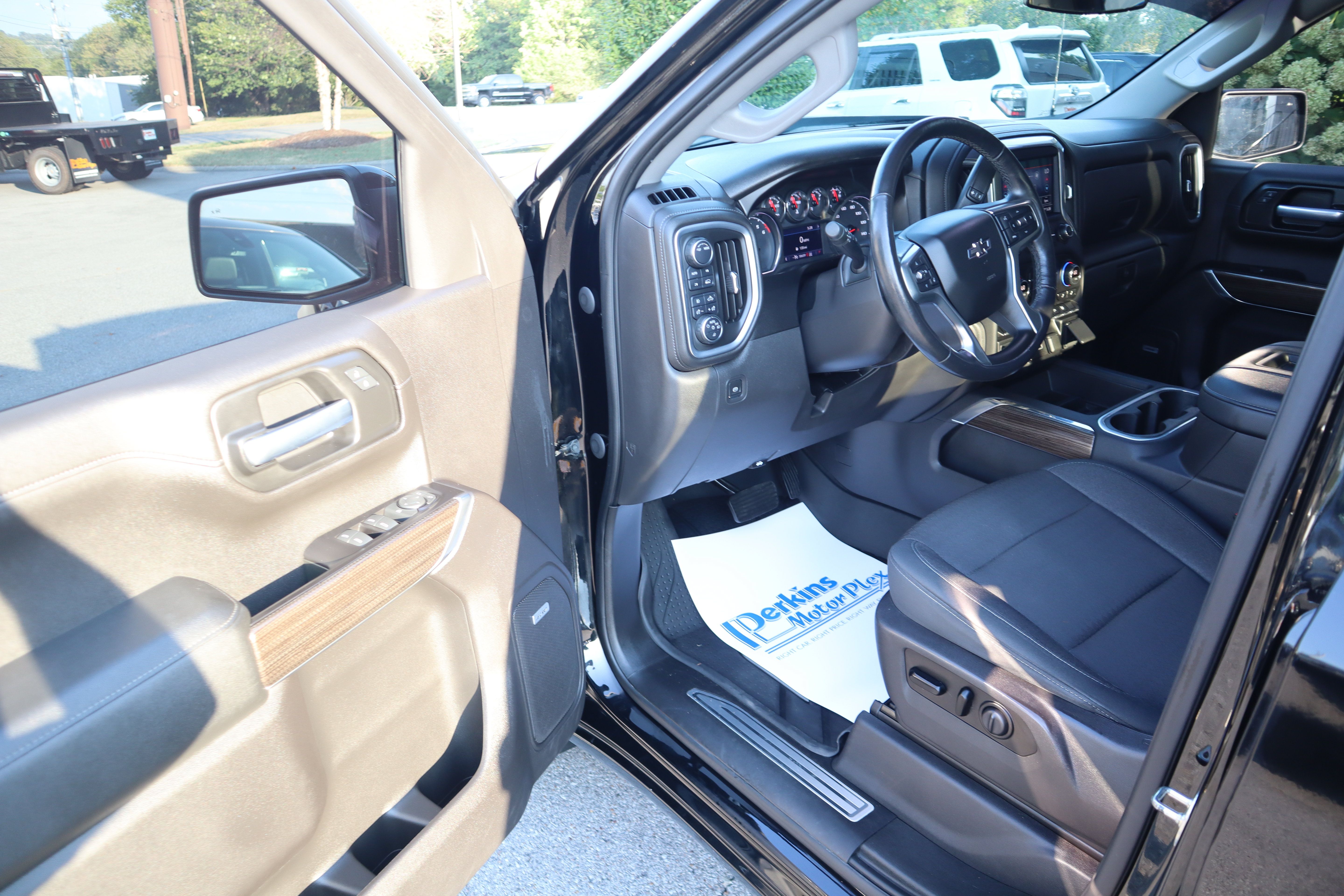 Used 2020 Chevrolet Silverado 1500 RST w/ All-Star Edition AWD/4WD image 3
