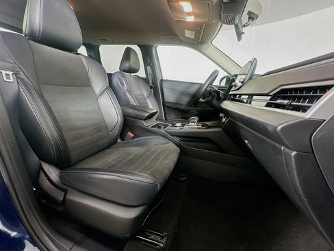 Used 2024 Mitsubishi Outlander SE image 32