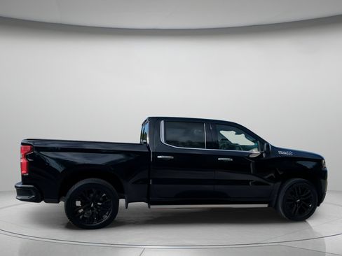 Used 2019 Chevrolet Silverado 1500 High Country w/ Technology Package AWD/4WD image 31