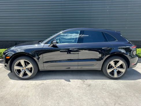 Certified 2023 Porsche Macan AWD/4WD image 2
