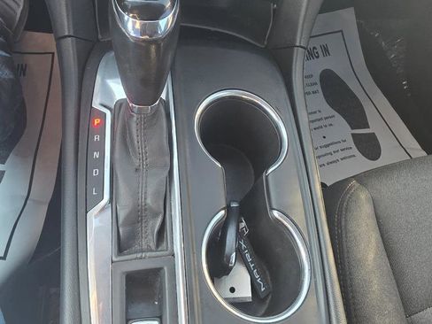 Used 2019 Chevrolet Equinox LT image 18