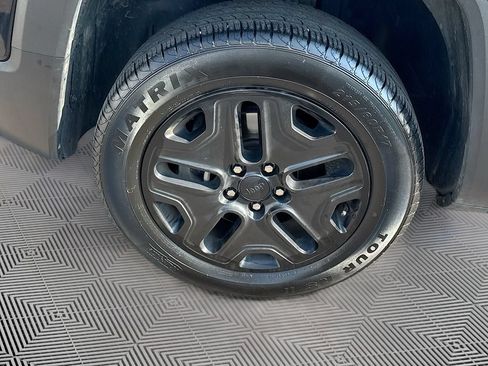 Used 2018 Jeep Renegade Sport w/ Power & Air Group AWD/4WD image 32
