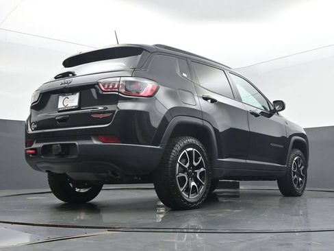 Used 2025 Jeep Compass Trailhawk w/ Sun & Sound Group AWD/4WD image 50