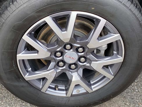 Used 2023 GMC Acadia SLT image 29