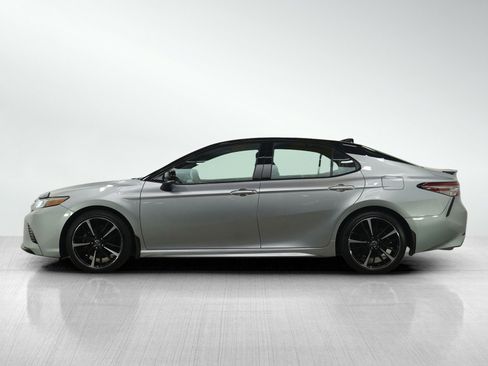 Used 2018 Toyota Camry XSE image 2