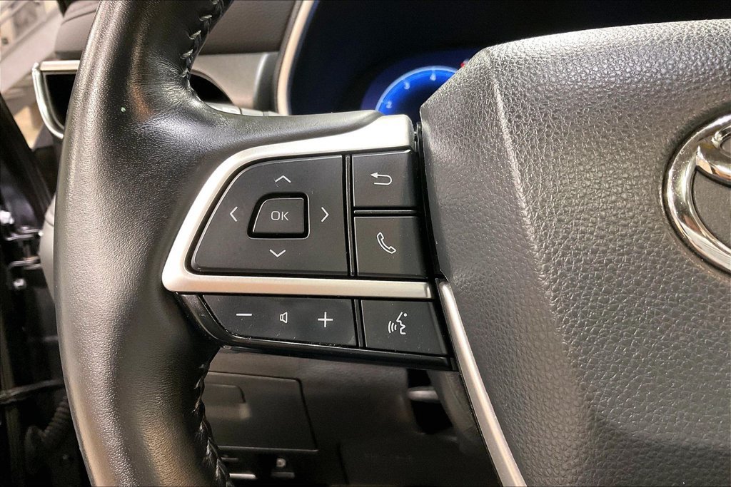 Used 2023 Toyota Highlander Limited AWD/4WD image 12