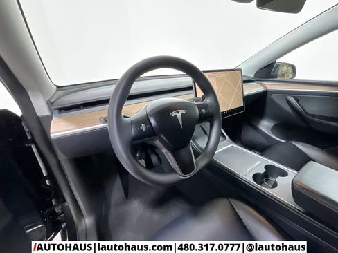 Used 2025 Tesla Model Y Long Range RWD image 14