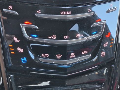 Used 2018 Cadillac Escalade ESV Platinum image 27