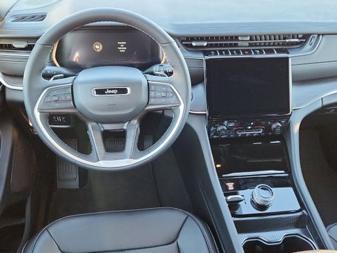 New 2025 Jeep Grand Cherokee L Limited image 15