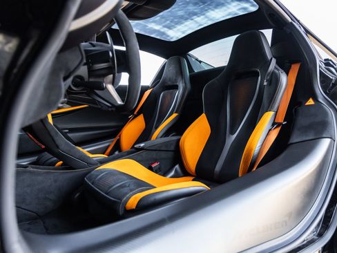 Used 2024 McLaren 750S Spider RWD image 26