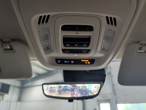 Used 2023 Buick Envision Avenir AWD/4WD image 12