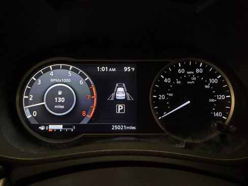 Used 2021 Nissan Versa SR w/ Convenience Package FWD image 23