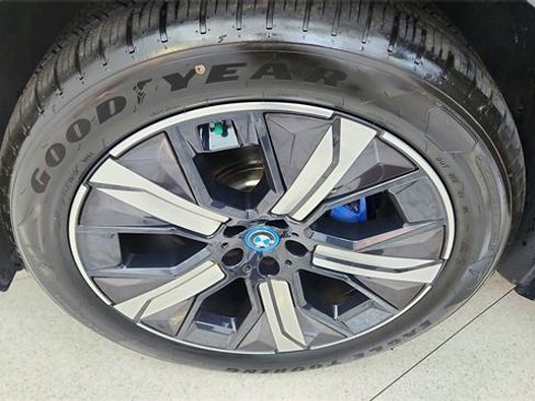 Used 2024 BMW iX xDrive50 w/ Sport Package image 59