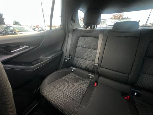 Used 2025 Chevrolet Equinox LT image 38