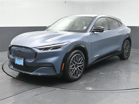 Certified 2024 Ford Mustang Mach-E Premium image 3