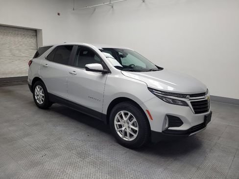 Used 2022 Chevrolet Equinox LT FWD image 11
