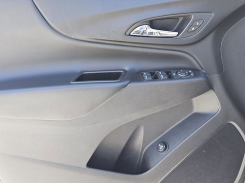 Used 2022 Chevrolet Equinox LT image 25