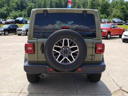 Used 2026 Jeep Wrangler Unlimited Sahara AWD/4WD image 4