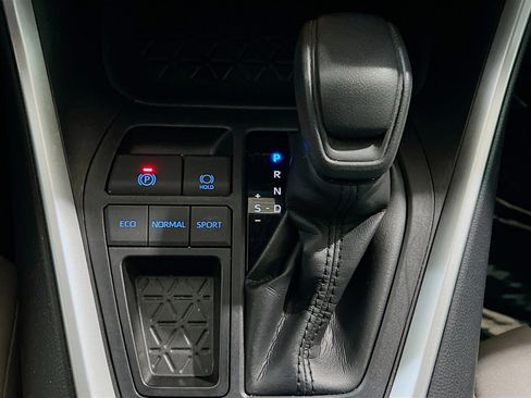 Used 2019 Toyota RAV4 XLE image 12