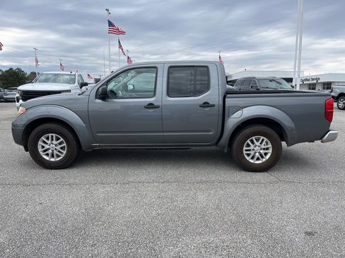 Used 2019 Nissan Frontier SV image 8