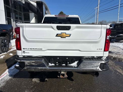 Used 2022 Chevrolet Silverado 2500 LTZ w/ LTZ Convenience Package image 3