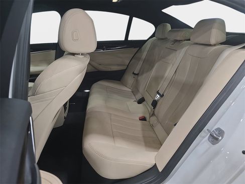 Used 2022 BMW 530i w/ Convenience Package image 12