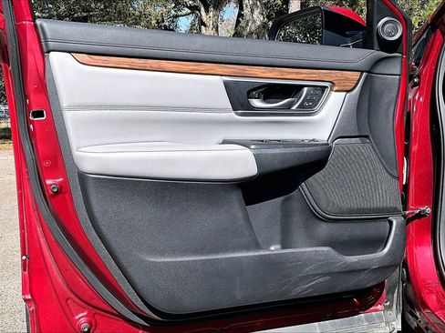 Used 2021 Honda CR-V Touring image 17