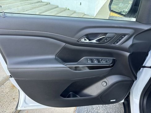 Certified 2023 GMC Acadia AT4 w/ Preferred Package image 23