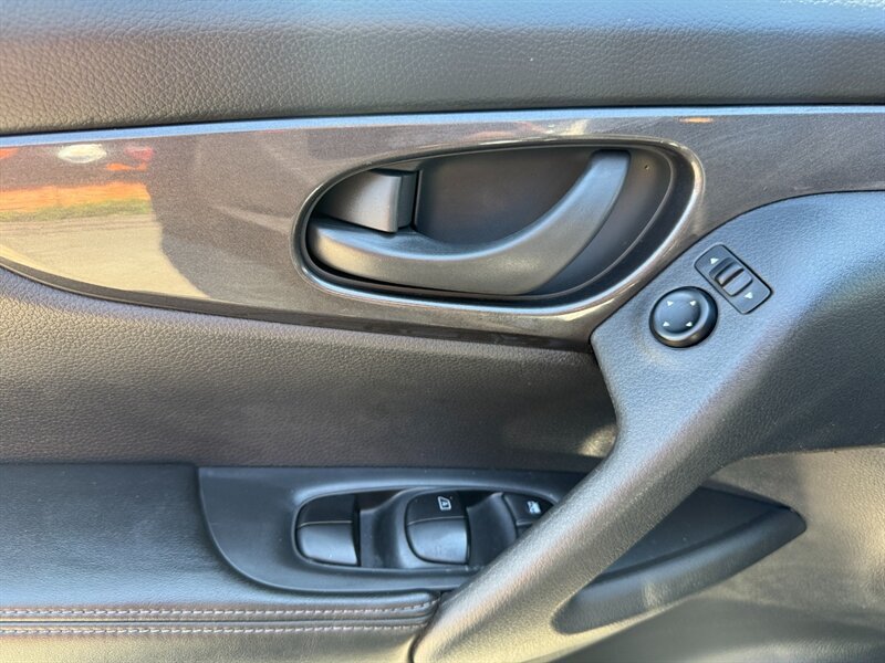 Used 2020 Nissan Rogue S FWD image 20