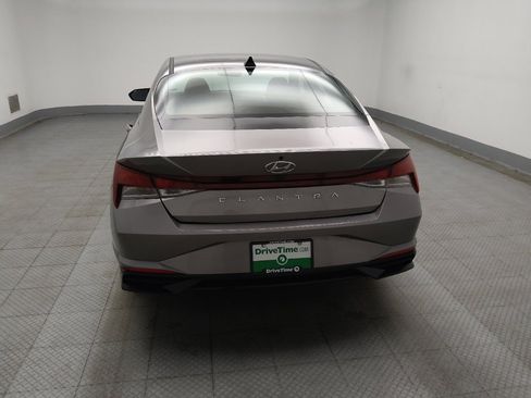 Used 2023 Hyundai Elantra SEL w/ Convenience Package image 6
