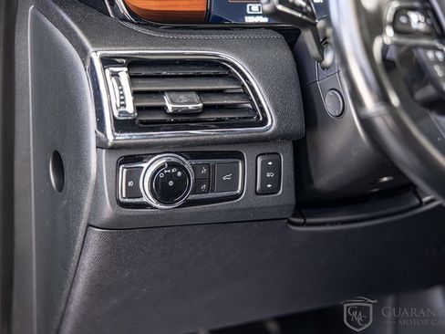 Used 2021 Lincoln Navigator L Reserve AWD/4WD image 21