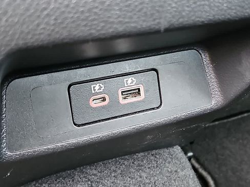 Used 2025 Nissan Altima 2.5 SV FWD image 24