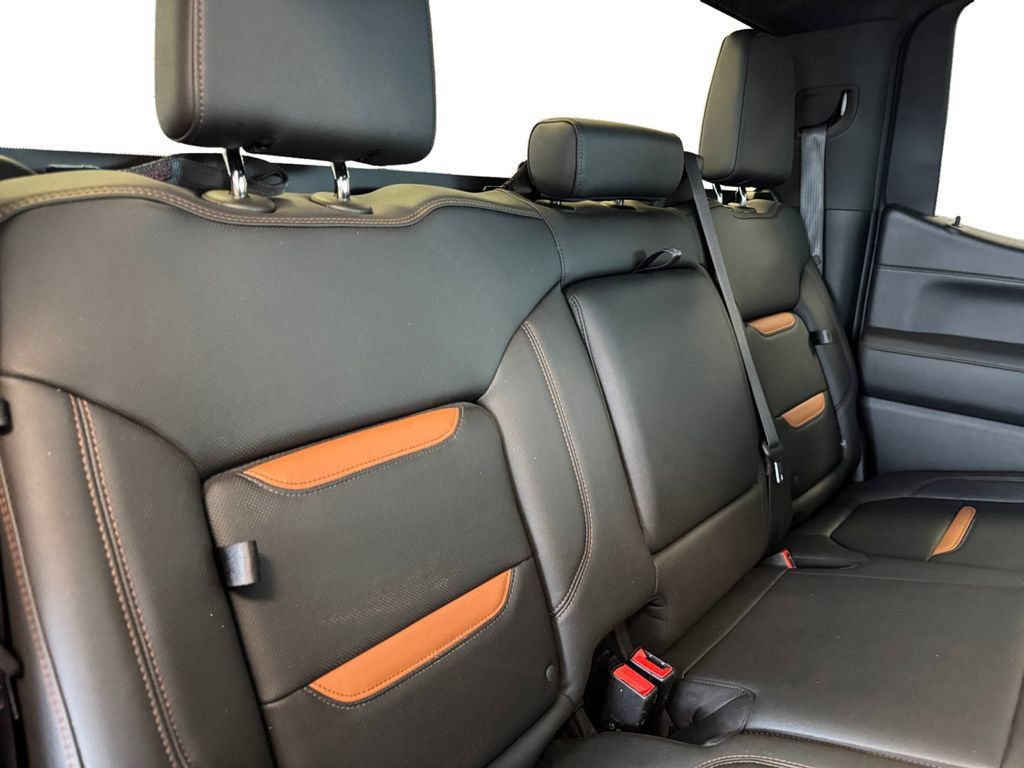 Used 2022 GMC Sierra 1500 AT4 AWD/4WD image 18
