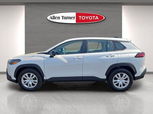 Used 2026 Toyota Corolla Cross L image 10